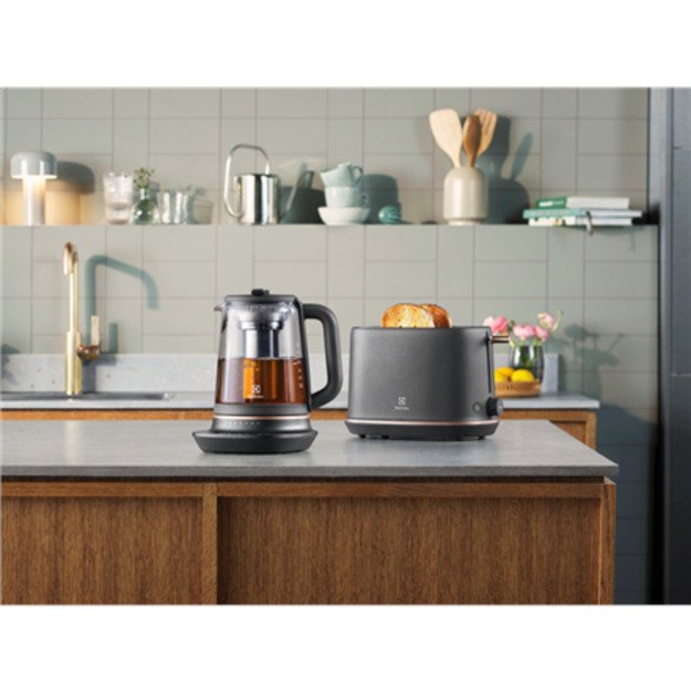 ELECTROLUX E7GK1-8BP kettle 2