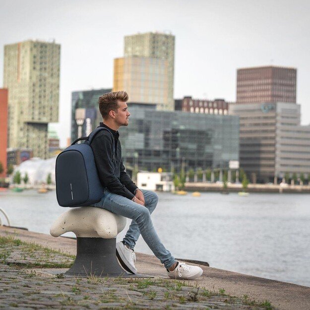 XD DESIGN ANTI-THEFT BACKPACK BOBBY HERO REGULAR NAVY P/N: P705.295 3