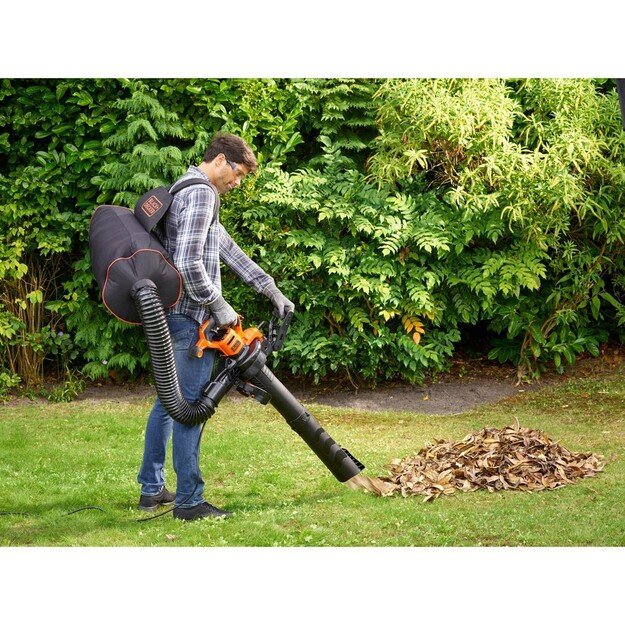 Black & Decker BEBLV301-QS leaf blower 3000 W