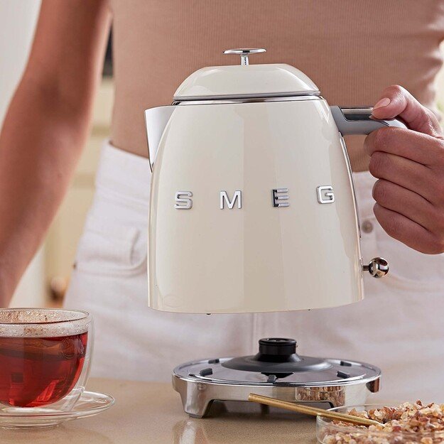 Smeg 50 s Style Kettles KLF05CREU Cream