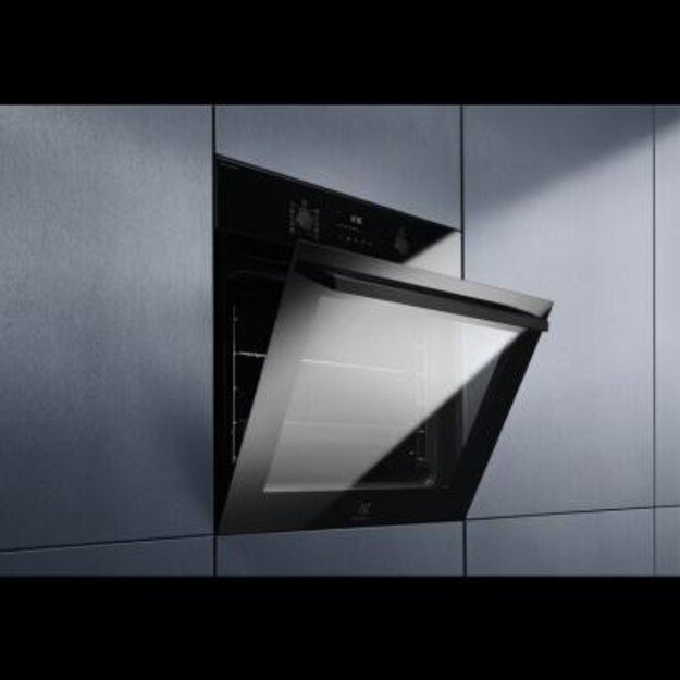 Juodos spalvos orkaitė su pirolize ir garų funkcija Electrolux LOD7P87Z