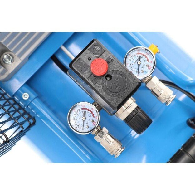 AIRPRESS DOUBLE BARREL OIL COMPRESSOR HL 340/90