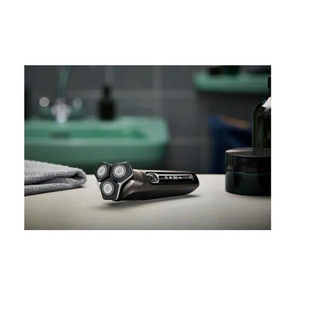 Men s electric shaver, brown + case, Philips 5000 series S5886/38 7