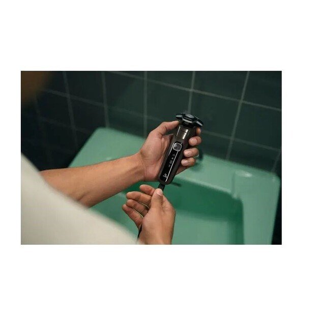 Men s electric shaver, brown + case, Philips 5000 series S5886/38 5