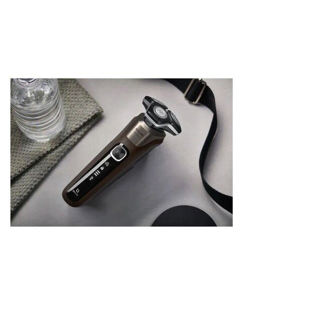 Men s electric shaver, brown + case, Philips 5000 series S5886/38 11