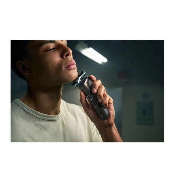 Men s electric shaver, brown + case, Philips 5000 series S5886/38 13