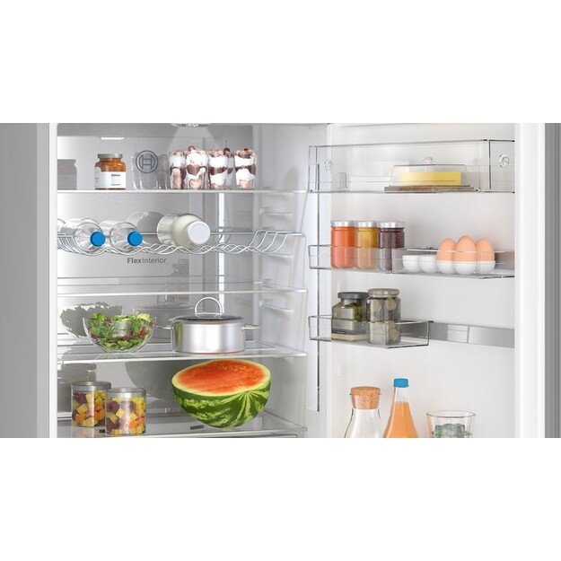 Bosch Serie 6 KGN49LBCF fridge-freezer Freestanding 440 L C Black 4