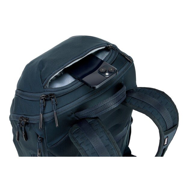Thule 5583 Chasm laptop backpack 26L darkest blue