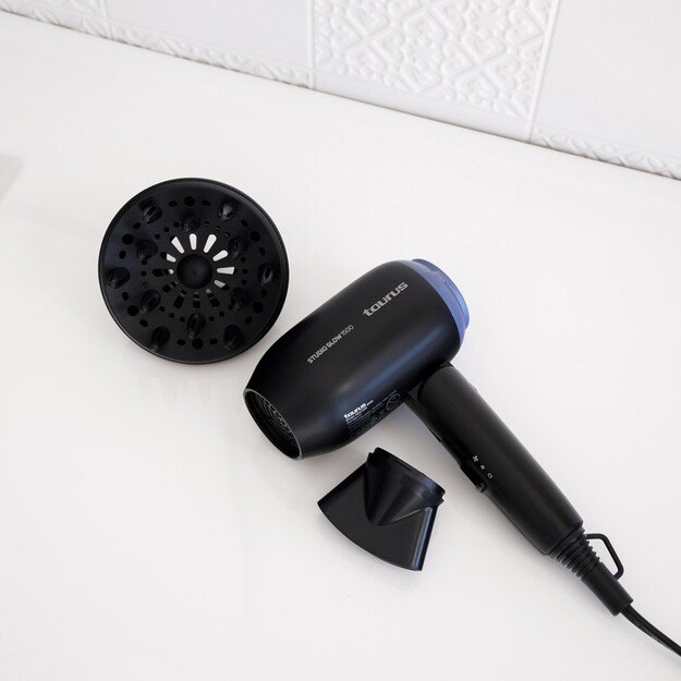 Taurus Studio Glow 1500 hair dryer 1400 W Black