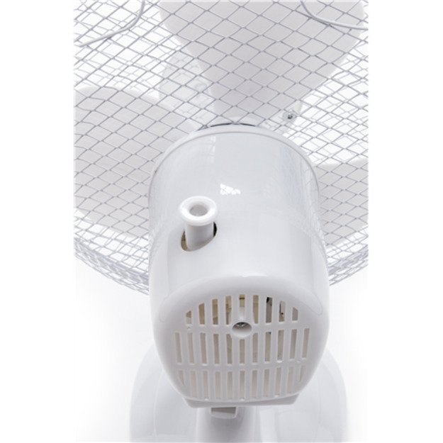 Adler | AD 7302 | Desk Fan | White | Diameter 23 cm | Number of speeds 2 | Oscillation | 22 W