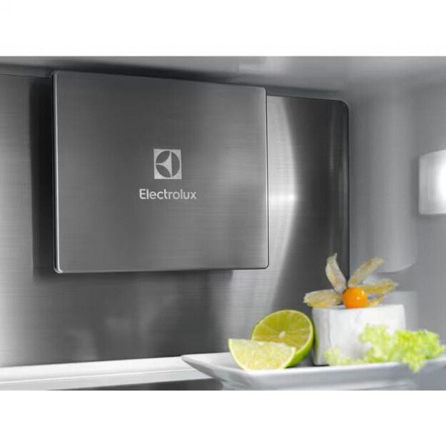 178 cm.  įmontuojamas &scaron;aldytuvas su &scaron;aldikliu Electrolux ENZ9MC18S