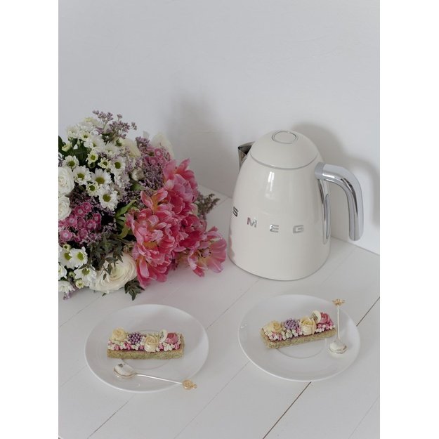 Smeg 50 s Style Kettles KLF04CREU Cream