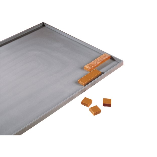 Cake mat with rim, fine relief, 55.5x36x1 cm