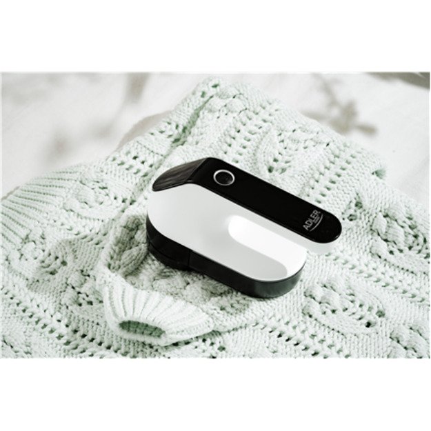 Adler | Lint remover LCD | AD 9618 | White/Black | Rechargeable battery 3