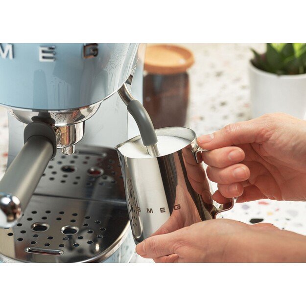 Smeg ECF02PBEU coffee maker Manual Espresso machine 1.1 L