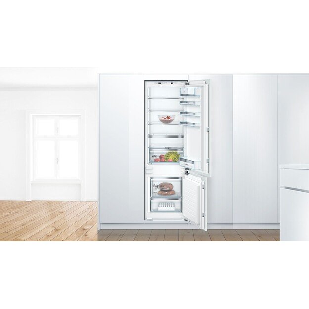 Bosch Serie 6 KIS87AFE0 fridge-freezer Built-in 272 L E White 5