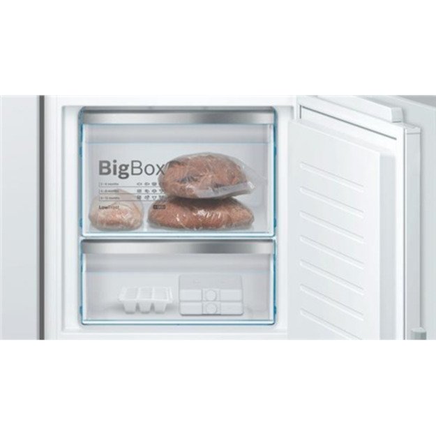 Bosch Serie 6 KIS87AFE0 fridge-freezer Built-in 272 L E White