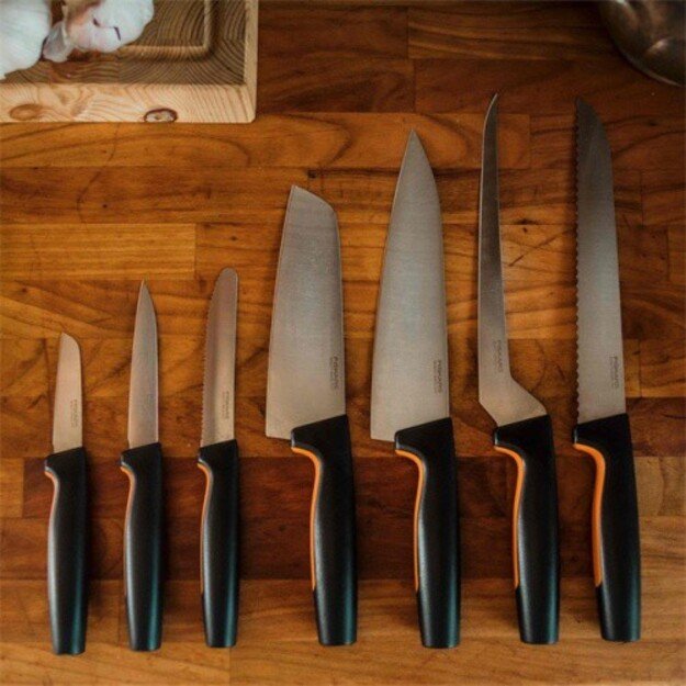 Fiskars Functional Form 1057536 Santoku peilis 16 cm