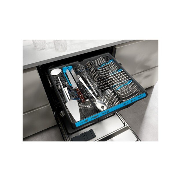 ELECTROLUX EEM48221L 4