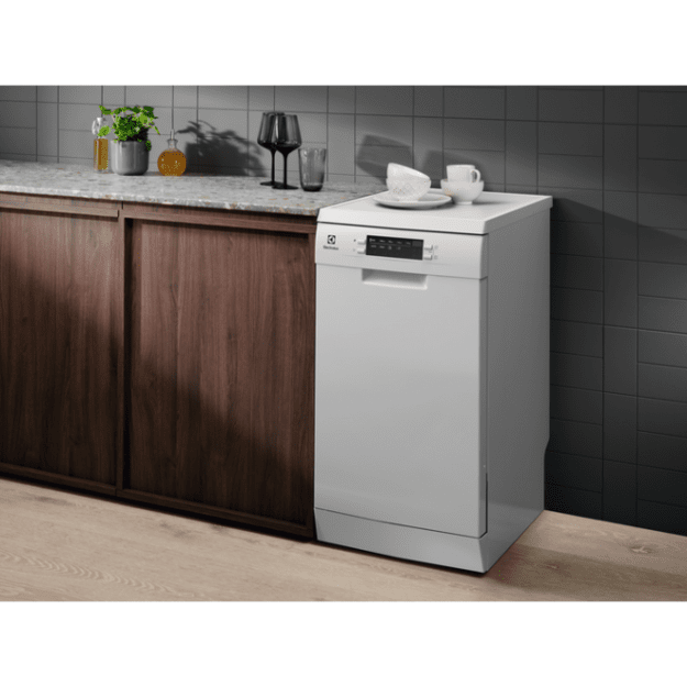 45 cm pločio baltos spalvos indaplovė Electrolux ESS42220SW