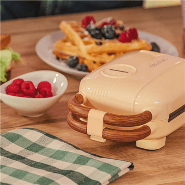 Cecotec Sandwich Maker | Rock nToast Retro One Yellow Retro-style | 700 W | Number of plates 3 | Yellow