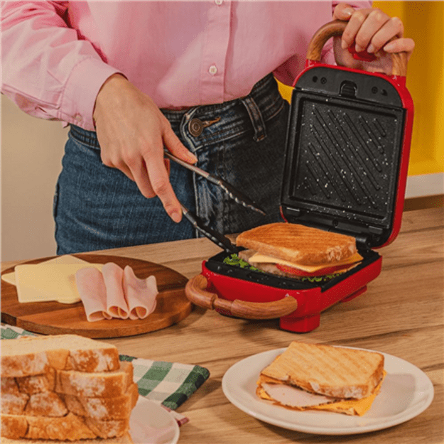 Cecotec Sandwich Maker | Rock nToast Retro One Yellow Retro-style | 700 W | Number of plates 3 | Yellow
