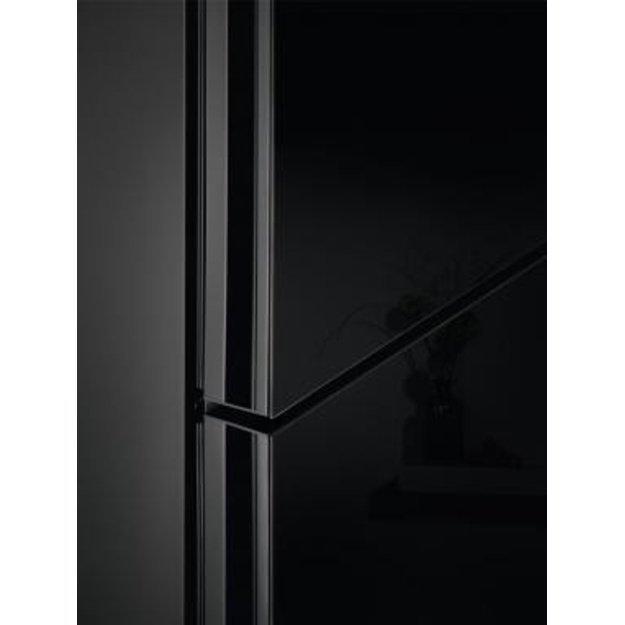 201 cm auk&scaron;čio  juodos spalvos No Frost &scaron;aldytuvas su &scaron;aldikliu Electrolux LNT6HC37K1