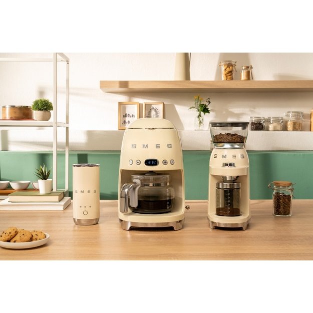 Smeg MFF02CREU milk frother/warmer Automatic milk frother/warmer Cream