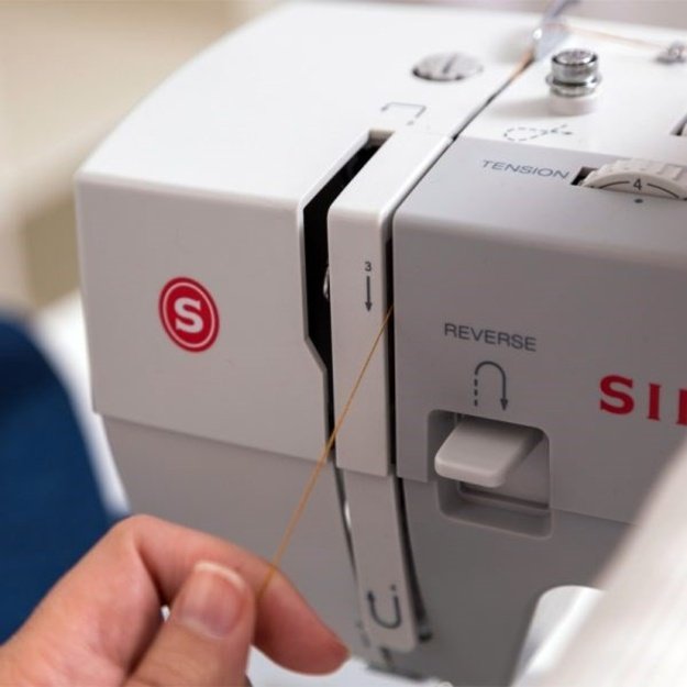 Singer sewing machine 4423 Electric current reinforced Grey