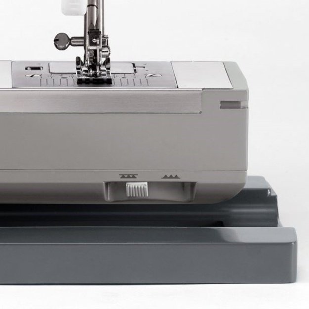 Singer sewing machine 4423 Electric current reinforced Grey
