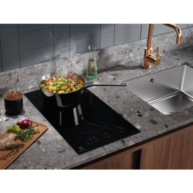 ELECTROLUX LIT30231C induction cooktop