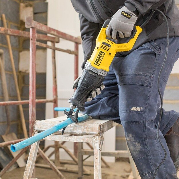 Pjūklas 900W FME360 Stanley 1