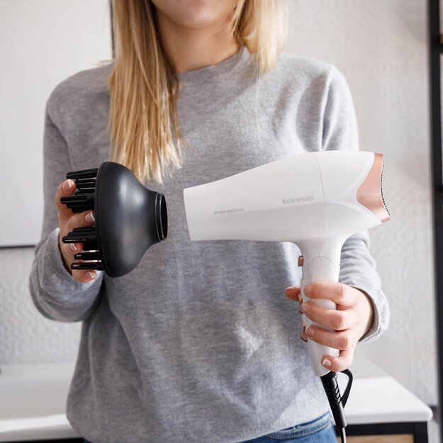 Suszarka do włos&oacute;w Taurus Studio 2500 Ionic 2400W 4