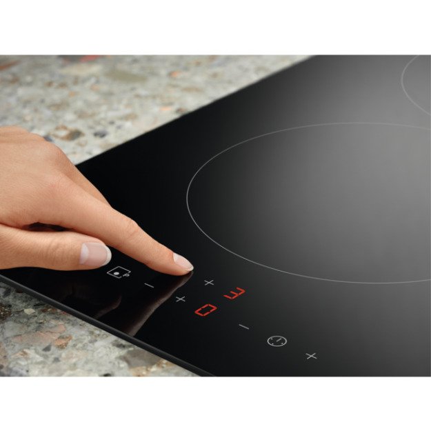 ELECTROLUX LIT30231C induction cooktop 5
