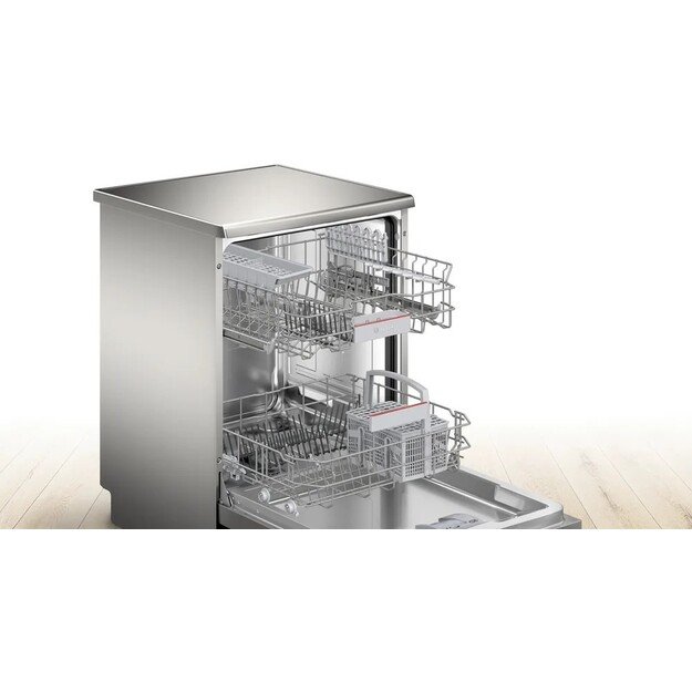 Bosch Serie 4 SMS4EKI06E dishwasher Freestanding 13 place settings B 4