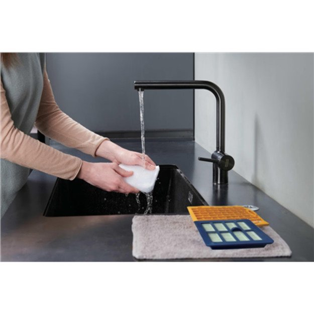 Hoover Vacuum Cleaner | HE120PET 011 | Bagged | Power 700 W | Dust capacity 2.5 L | Iron Grey 2