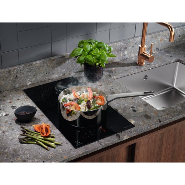 ELECTROLUX LIT30231C induction cooktop