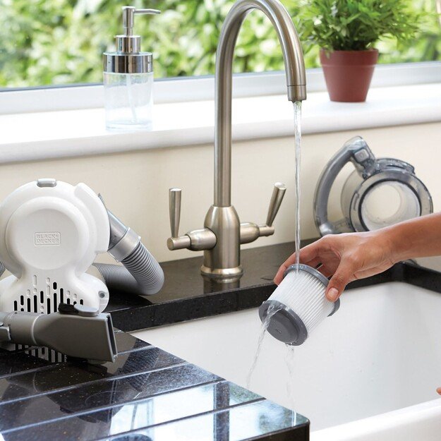 BLACK & DECKER