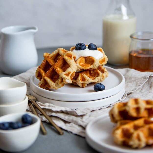 Gastroback 42449 Waffle Maker Advanced Control Black Edition 1