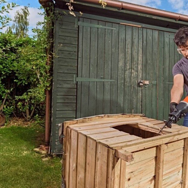 BLACK & DECKER | Reciprocating Saw with Kit Box | BES301K-QS | 750 W 2