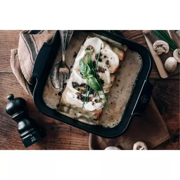 PEUGEOT APPOLIA kvadratinis indas 28 cm juodas 1