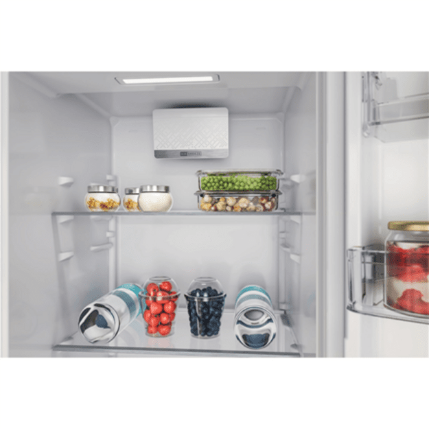 Whirlpool Refrigerator | WHSD18A013D1 | Energy efficiency class E | Built-in | Larder | Height 177 cm | Fridge net capacity 306