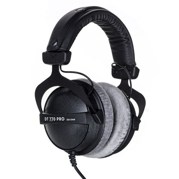 Beyerdynamic | Studio headphones | DT 770 PRO | Wired | On-Ear | Black