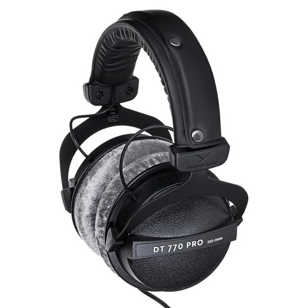 Beyerdynamic | Studio headphones | DT 770 PRO | Wired | On-Ear | Black