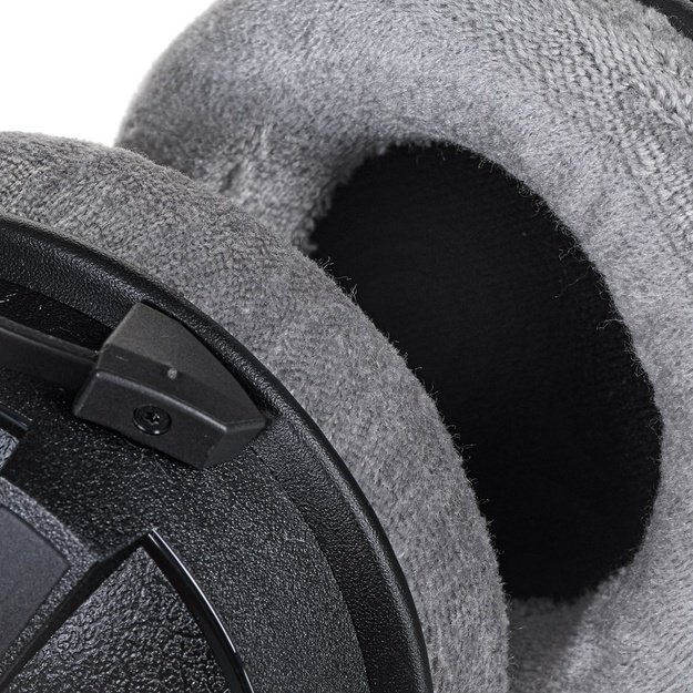 Beyerdynamic | Studio headphones | DT 770 PRO | Wired | On-Ear | Black