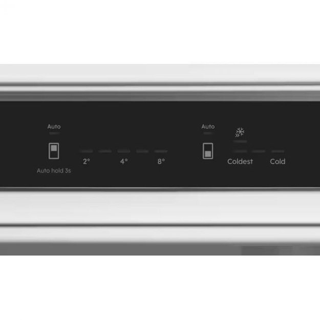 190 cm auk&scaron;čio ,70 cm pločio įmontuojamas &scaron;aldytuvas Electrolux E7TNAE75S