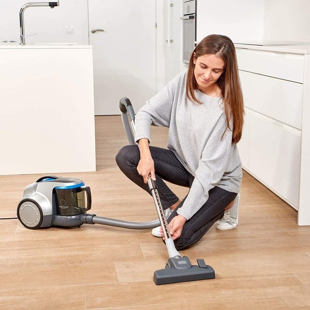 Black & Decker BXVML700E vacuum 2 L Cylinder vacuum Dry 700 W Bagless