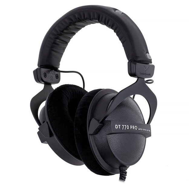 Beyerdynamic DT 770 Pro Black Limited Edition - closed studio headphones 2