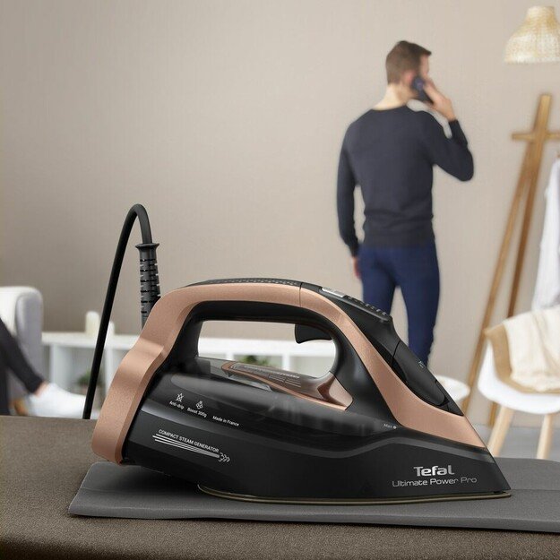 Tefal Ultimate Power Pro FV9E50 Dry and Steam iron Durilium AirGlide Autoclean soleplate 3200 W Black, Copper 10
