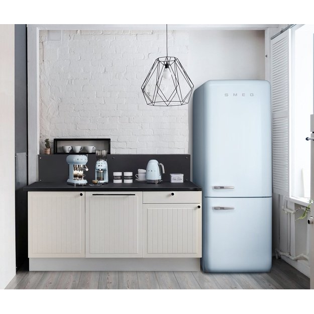 Smeg 50 s Style Kettles KLF04PBEU Pastel Blue